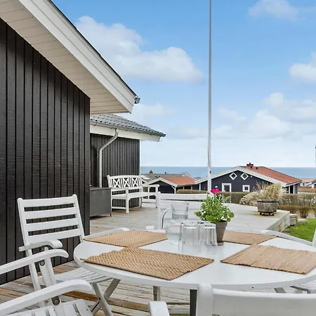 Stunning In With Kitchen Holiday home