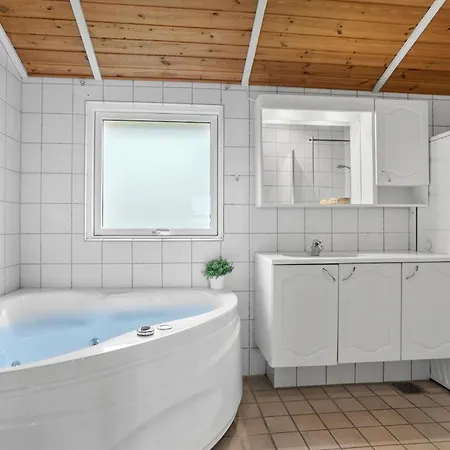 Stunning In With Kitchen