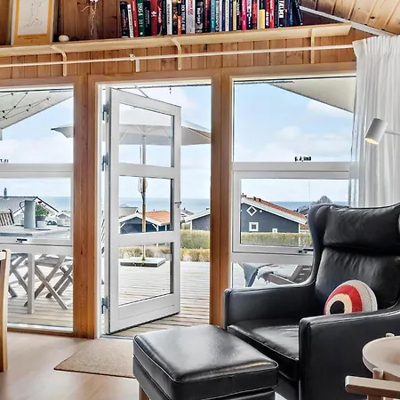 Stunning In With Kitchen Holiday home *