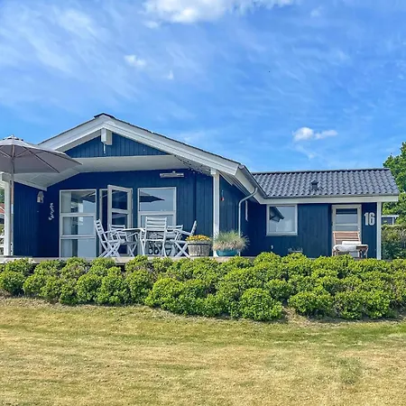 Stunning In With Kitchen Holiday home