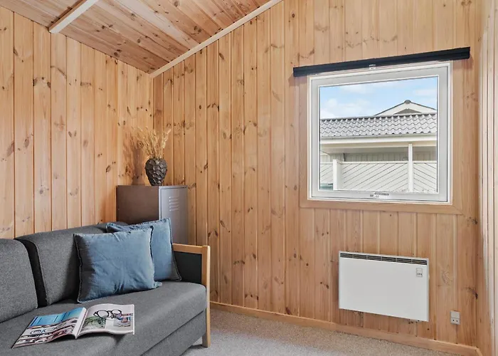 Ferienhaus Stunning In With Kitchen Sjolund