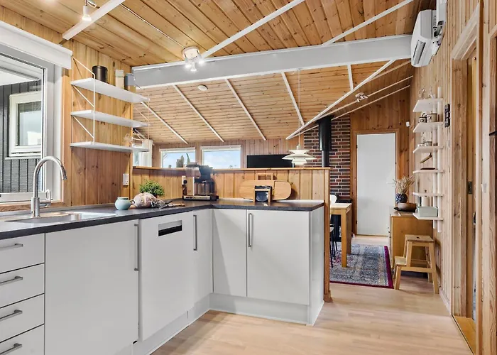Дом отдыха Stunning In With Kitchen Sjolund